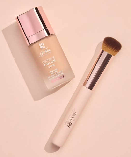 BioNike Кисть для нанесения основы DEFENCE COLOR FOUNDATION BRUSH (2)