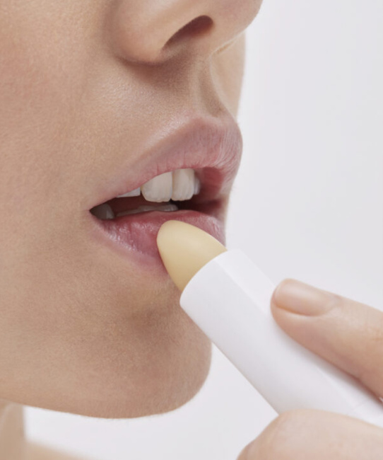BABE Laboratorios Гигиеническая помада для губ SPF 20, 4г (2)