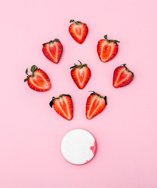 SAVONRY Шарик пена для ванн КЛУБНИКА, 85гр (2)