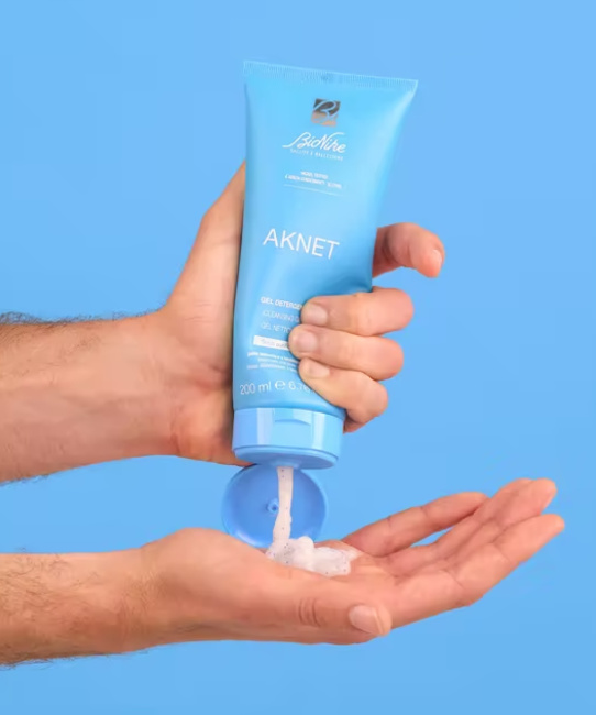 BioNike Очищающий гель скраб для лица, 200мл (1)