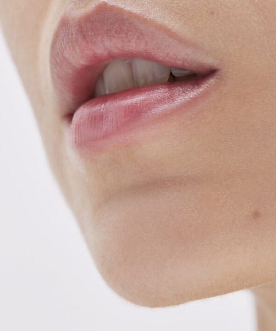 BABE Laboratorios Бальзам для губ с SPF50, 15мл (3)