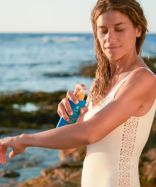 BioNike Лосьон-спрей солнцезащитный SPF 30, 200мл (1)