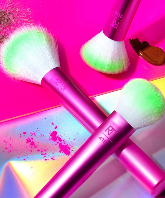 Real Techniques Кисть для тональной основы Neon Dream, 1шт (1)
