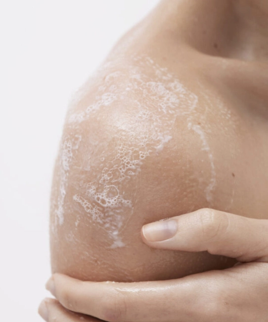 BABE Laboratorios Гель для душа увлажняющий для чувствительной кожи HYDRA CALM / HYDRA-CALM BODY WASH, 500мл (2)
