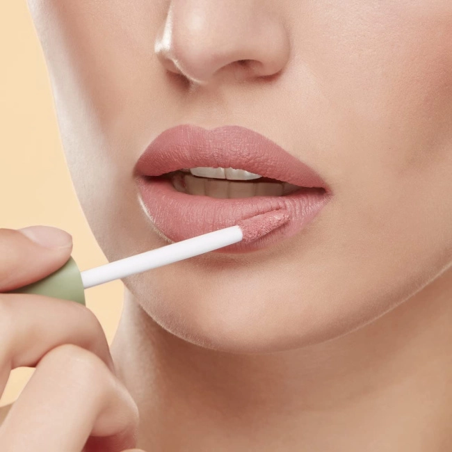 Deborah Milano Помада матовая жидкая FORMULA PURA ROSSETTO LIQUIDO MAT тон 02, 4.5мл (1)